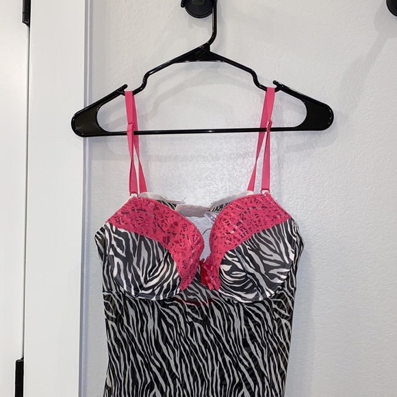 EUC Torrid Plus Size 0 Underwire Zebra Ruffle & Hot Pink One-Piece Chemise - Picture 3 of 10
